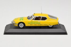Citroen SM Maserati Unite Rapide d'Intervention Chimique Minichamps 1:43 400111091 Diecast