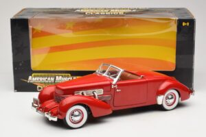 Cord 812 Convertible Red American Muscle 1:18 32158 Diecast — photo 8 of 8