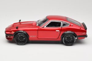 Datsun 240Z S30 Red Maisto 1:18 32611 Diecast — photo 4 of 8