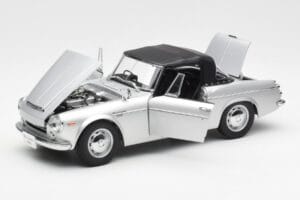Datsun Fairlady 2000 SR311 Roadster Silver AUTOart 1:18 77432 Diecast — photo 2 of 8