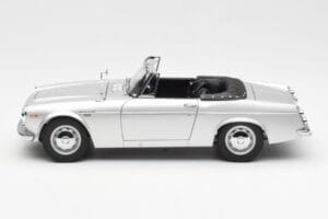 Datsun Fairlady 2000 SR311 Roadster Silver AUTOart 1:18 77432 Diecast — photo 4 of 8