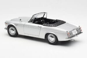 Datsun Fairlady 2000 SR311 Roadster Silver AUTOart 1:18 77432 Diecast — photo 7 of 8