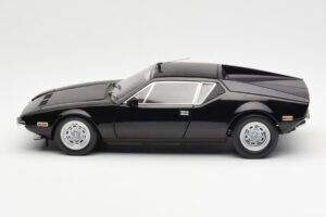 De Tomaso Pantera Black Kyosho 1:18 08851BK Diecast — photo 4 of 8