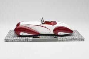 Delahaye Type 135 M Cabriolet White Red Minichamps 1:18 107116161 Resin — photo 3 of 6