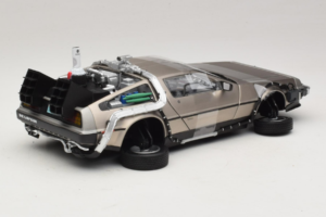 DeLorean DMC-12 Back to the Future Time Machine Sun Star 1:18 2710 Diecast — photo 2 of 6