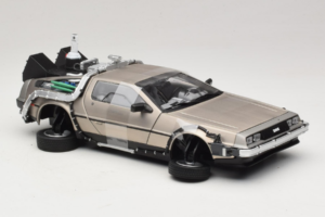 DeLorean DMC-12 Back to the Future Time Machine Sun Star 1:18 2710 Diecast — photo 4 of 6