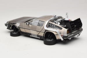 DeLorean DMC-12 Back to the Future Time Machine Sun Star 1:18 2710 Diecast — photo 5 of 6