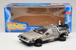 DeLorean DMC-12 Back to the Future Time Machine Sun Star 1:18 2710 Diecast — photo 6 of 6