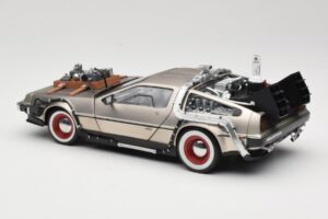 DeLorean DMC-12 Back to the Future Part III Sun Star 1:18 2712 Diecast — photo 7 of 8