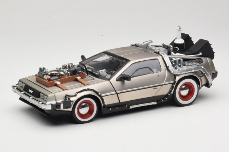 DeLorean DMC-12 Back to the Future Part III Sun Star 1:18 2712 Diecast