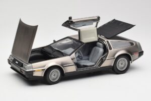 DeLorean DMC-12 LK Silver Sun Star 1:18 2701 Diecast — photo 2 of 8