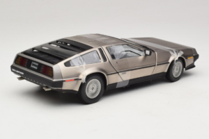 DeLorean DMC-12 Silver Sun Star 1:18 2703 Diecast — photo 2 of 6