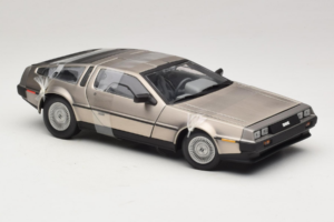 DeLorean DMC-12 Silver Sun Star 1:18 2703 Diecast — photo 4 of 6