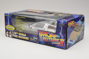 DeLorean DMC-12 Time Machine Back to the Future II Diamond 1:15 210123 Diecast — photo 3 of 3