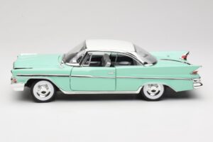 DeSoto Adventurer Green Road Signature 1:18 92738-R1 Diecast — photo 4 of 8