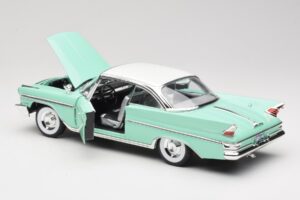 DeSoto Adventurer Green Road Signature 1:18 92738-R1 Diecast — photo 5 of 8