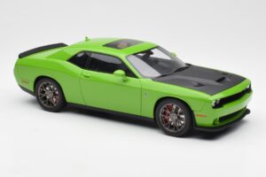 Dodge Challenger SRT Hellcat Green GT Spirit 1:18 GT168 Resin — photo 4 of 6