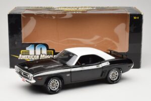 Dodge Challenger R/T Black & White ERTL 1:18 36549 Diecast — photo 8 of 8