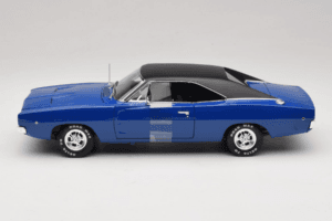 Dodge Charger Christine Movie Car Auto World 1:18 AWSS111/06 Diecast — photo 4 of 8