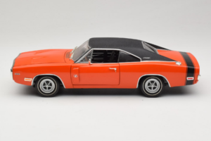Dodge Charger R/T Orange & Black American Muscle 1:18 39314 Diecast — photo 4 of 8