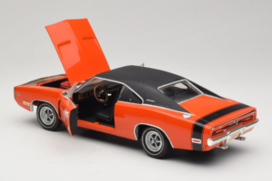 Dodge Charger R/T Orange & Black American Muscle 1:18 39314 Diecast — photo 5 of 8