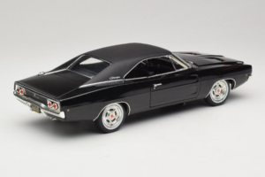 Dodge Charger R/T Steve McQueen Bullitt Movie Greenlight 1:18 12839 Diecast — photo 3 of 8