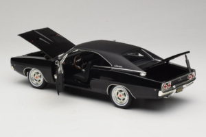 Dodge Charger R/T Steve McQueen Bullitt Movie Greenlight 1:18 12839 Diecast — photo 5 of 8
