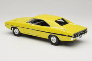 Dodge Charger R/T Yellow Dirty Mary Crazy Larry Auto World 1:18 AWSS101/06 Diecast — photo 7 of 8