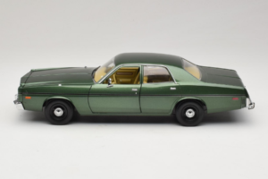 Dodge Monaco Green Hunter GreenLight 1:18 19045 Diecast — photo 4 of 8