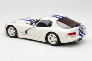 Dodge Viper GTS Stone White GT Spirit 1:18 GT940 Resin — photo 5 of 6
