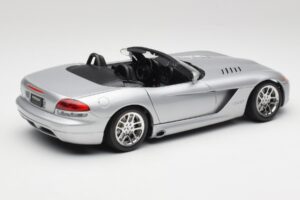 Dodge Viper SRT-10 Bright Silver Bburago 1:18 34908 Diecast — photo 3 of 8