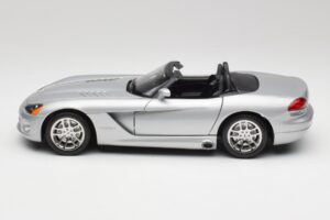 Dodge Viper SRT-10 Bright Silver Bburago 1:18 34908 Diecast — photo 4 of 8