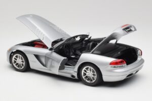 Dodge Viper SRT-10 Bright Silver Bburago 1:18 34908 Diecast — photo 5 of 8