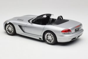 Dodge Viper SRT-10 Bright Silver Bburago 1:18 34908 Diecast — photo 7 of 8