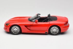 Dodge Viper SRT-10 Red Bburago 1:18 3325 Diecast — photo 4 of 8
