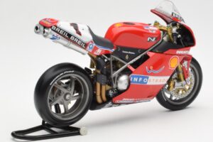 Ducati 998R WSB #1 T. Bayliss Ducati Infostrada 2002 Minichamps 1:12 122021201 Diecast — photo 3 of 6