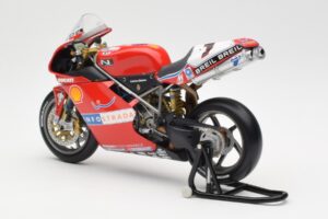 Ducati 998R WSB #1 T. Bayliss Ducati Infostrada 2002 Minichamps 1:12 122021201 Diecast — photo 5 of 6