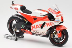 Ducati Desmosedici GP11 #8 H. Barbera Ducati MotoGP Team MotoGP 2011 Minichamps 1:12 123110008 Diecast — photo 4 of 6