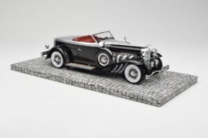 Duesenberg Model J Torpedo Disappearing Top Convertible Coupe Silver Black Minichamps 1:18 107150431 Resin — photo 4 of 6