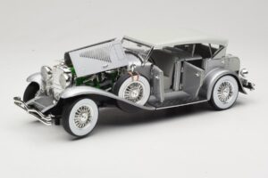 Duesenberg SJ Silver GreenLight 1:18 13525 Diecast — photo 2 of 8