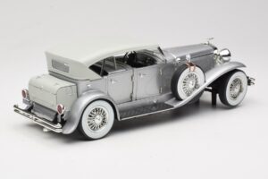 Duesenberg SJ Silver GreenLight 1:18 13525 Diecast — photo 3 of 8