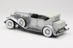 Duesenberg SJ Silver GreenLight 1:18 13525 Diecast — photo 7 of 8