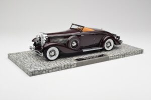 Duesenberg SJN Convertible Coupe Burgundy Minichamps 1:18 107150331 Diecast