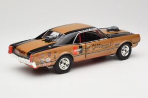 Oldsmobile 442 Hurst Hairy Olds Twin-Engine 4WD 1966 Highway 61 1:18 50089 Diecast — photo 3 of 8
