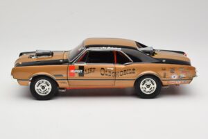 Oldsmobile 442 Hurst Hairy Olds Twin-Engine 4WD 1966 Highway 61 1:18 50089 Diecast — photo 4 of 8