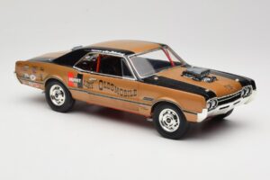 Oldsmobile 442 Hurst Hairy Olds Twin-Engine 4WD 1966 Highway 61 1:18 50089 Diecast — photo 6 of 8