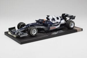 AlphaTauri AT02 #22 Y. Tsunoda Bahrain GP 2021 Minichamps 1:18 117210122 Diecast — photo 2 of 6
