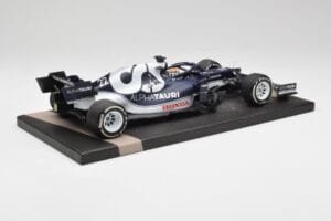 AlphaTauri AT02 #22 Y. Tsunoda Bahrain GP 2021 Minichamps 1:18 117210122 Diecast — photo 3 of 6