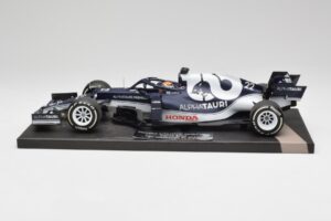 AlphaTauri AT02 #22 Y. Tsunoda Bahrain GP 2021 Minichamps 1:18 117210122 Diecast