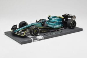 Aston Martin AMR22 Aramco #5 S. Vettel Abu Dhabi GP 2022 Last Race Collector's Edition Minichamps 1:18 117222205 Resin — photo 2 of 7